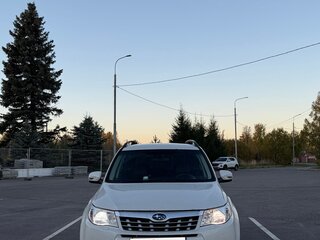 2011 Subaru Forester III Рестайлинг, белый, 930000 рублей, вид 2