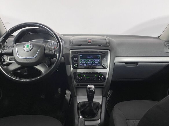 2012 Skoda Octavia II (A5) Рестайлинг, серый, 885000 рублей - вид 17