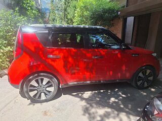 2017 Kia Soul II Рестайлинг, красный, 1700000 рублей, вид 2