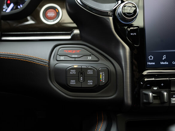 2021 Ram 1500 Crew Cab TRX V, оранжевый, 14290000 рублей - вид 18