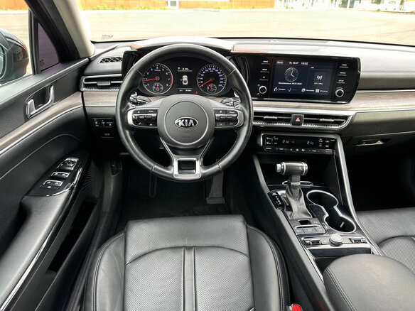 2020 Kia K5 III, чёрный, 2445000 рублей - вид 9