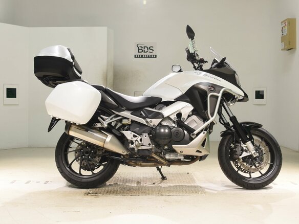 2014 Honda VFR 800X (Crossrunner), белый, 650000 рублей - вид 5