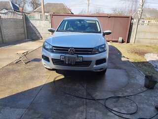 2014 Volkswagen Touareg II Рестайлинг, серый, 2350000 рублей, вид 1