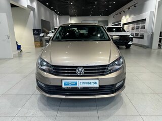 2015 Volkswagen Polo V Рестайлинг, бежевый, 835000 рублей, вид 2