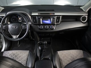 2017 Toyota RAV4 IV (XA40) Рестайлинг, серебристый, 2440000 рублей, вид 5