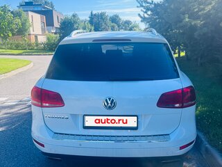 2012 Volkswagen Touareg II, белый, 1590000 рублей, вид 2
