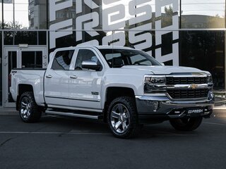 2017 Chevrolet Silverado Double Cab 6-speed III (K2XX) Рестайлинг, белый, 4250000 рублей, вид 1
