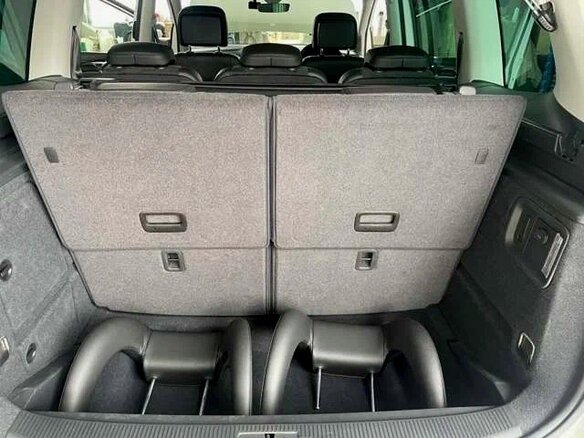 2018 Volkswagen Sharan II Рестайлинг, белый, 1399000 рублей - вид 8