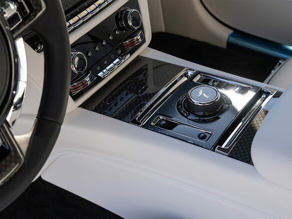 2026 Rolls-Royce Spectre Black Badge I Рестайлинг (Series II), серый, 72000000 рублей - вид 23
