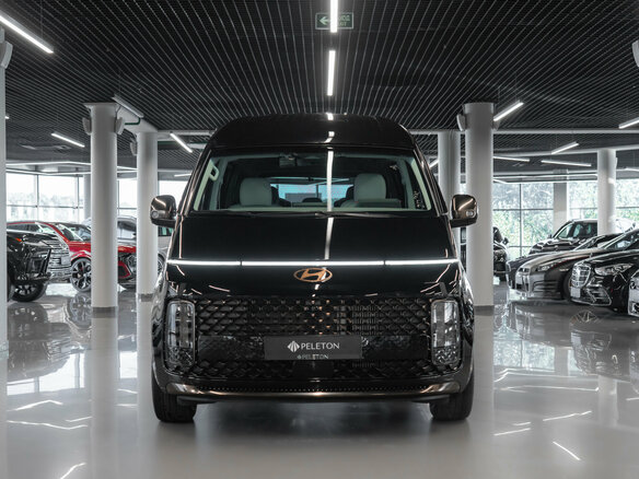 2024 Hyundai Staria I, чёрный, 7970000 рублей - вид 2