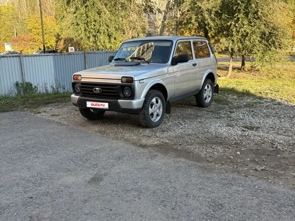2017 Lada (ВАЗ) 2121 (4x4) Urban I Рестайлинг, серебристый, 530000 рублей