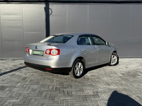 2010 Volkswagen Jetta V, серебристый, 845000 рублей, вид 2