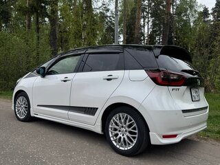 2020 Honda Fit IV, белый, 1700000 рублей, вид 3