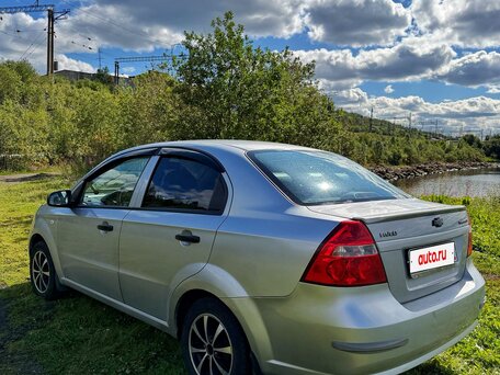 2011 Chevrolet Aveo I Рестайлинг, серебристый, 400000 рублей, вид 5