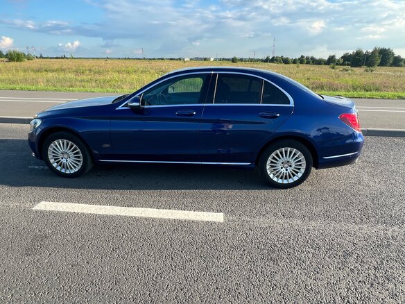 2014 Mercedes-Benz C-Класс 180 IV (W205), синий, 1500000 рублей - вид 4