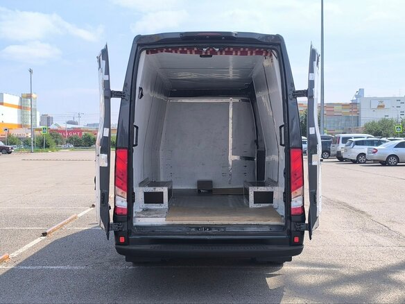 2020 Iveco Daily, серый, 3800000 рублей - вид 14