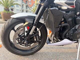 2024 Triumph Street Triple, белый, 1150000 рублей, вид 5