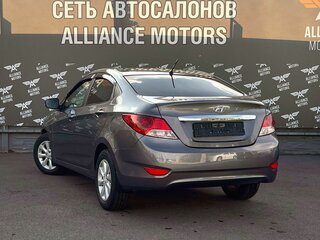 2013 Hyundai Solaris I, серый, 689000 рублей, вид 5