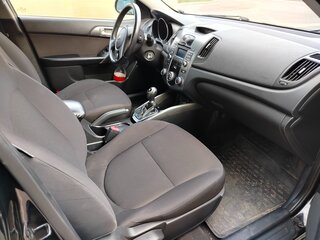 2011 Kia Cerato 6-speed II, чёрный, 570000 рублей, вид 5