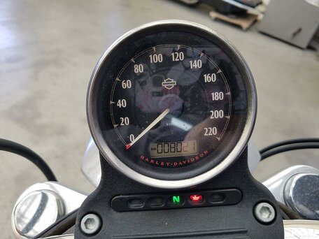2015 Harley-Davidson Sportster 883, чёрный, 777000 рублей, вид 5