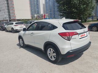 2019 Honda Vezel I Рестайлинг, белый, 1875000 рублей, вид 3