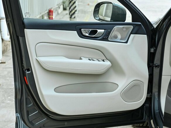 2025 Volvo XC60 II Рестайлинг 2, синий, 5790000 рублей - вид 20
