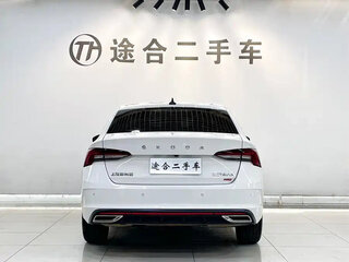 2022 Skoda Octavia IV (A8), белый, 1680000 рублей, вид 5