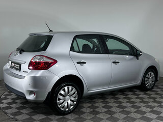 2011 Toyota Auris I Рестайлинг, серебристый, 950000 рублей, вид 5