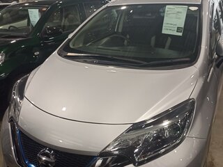 2017 Nissan Note e-Power II Рестайлинг, серый, 1130000 рублей, вид 3