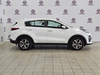 2021 Kia Sportage IV Рестайлинг, белый, 1897000 рублей, вид 4