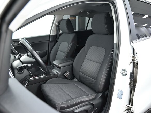 2020 Kia Sportage IV Рестайлинг, белый - вид 11