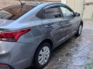 2017 Hyundai Solaris II, серый, 850000 рублей, вид 1