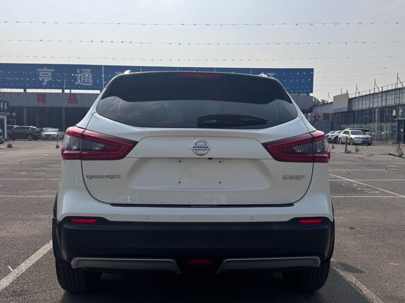 2022 Nissan Qashqai II Рестайлинг, белый, 2000000 рублей - вид 4