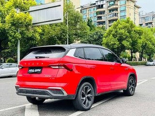 2023 Skoda Kamiq I Рестайлинг, красный, 1265363 рублей, вид 4