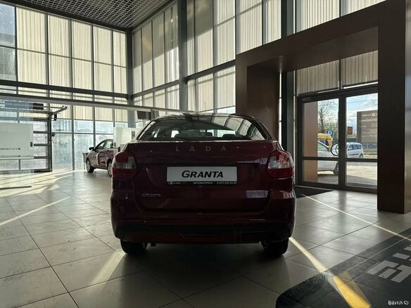 2025 Lada (ВАЗ) Granta I Рестайлинг, красный, 1067000 рублей - вид 2