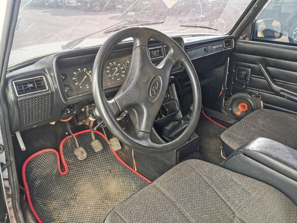 2002 Lada (ВАЗ) 2107, белый, 95000 рублей - вид 9