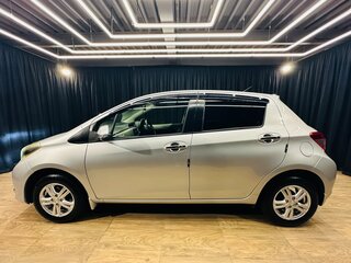 2012 Toyota Vitz III (XP130), серый, 779000 рублей, вид 3