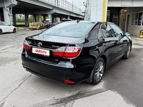 2017 Toyota Camry VII (XV50) Рестайлинг, чёрный, 2530000 рублей, вид 5