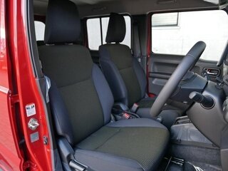 2025 Suzuki Jimny IV, красный, 2330000 рублей, вид 4