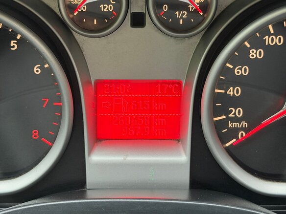2010 Ford Focus II Рестайлинг, серебристый, 399000 рублей - вид 12