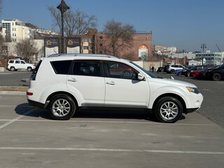 2007 Mitsubishi Outlander II, белый, 950000 рублей, вид 4