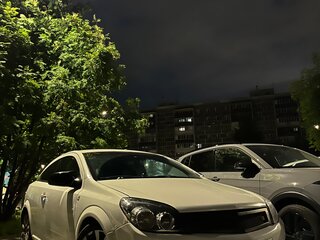 2009 Opel Astra GTC H Рестайлинг, белый, 335000 рублей, вид 2