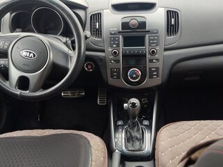 2011 Kia Cerato 6-speed II, чёрный, 600000 рублей, вид 5