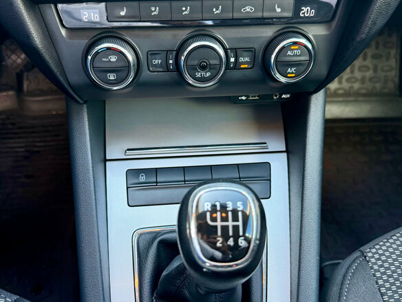 2013 Skoda Octavia III (A7), белый, 875000 рублей - вид 13