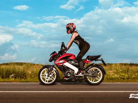 2021 Bajaj Pulsar NS 200, красный, 200000 рублей, вид 1