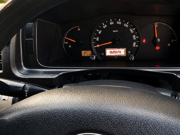 2014 Toyota HiAce, белый, 3700000 рублей - вид 3
