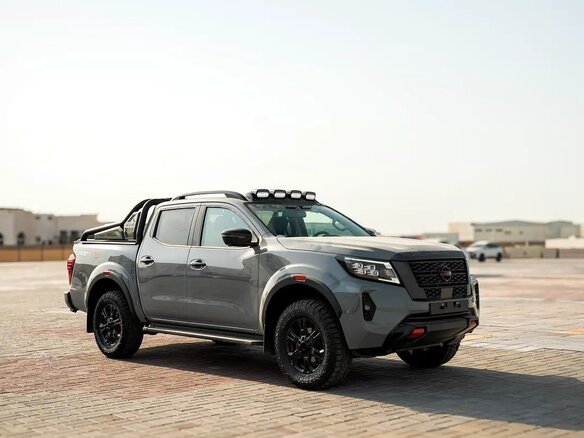 2025 Nissan Navara (Frontier) IV (D23) Рестайлинг, серый - вид 2