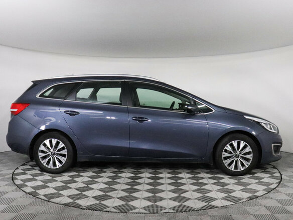2018 Kia Ceed II Рестайлинг, синий, 1547000 рублей - вид 3