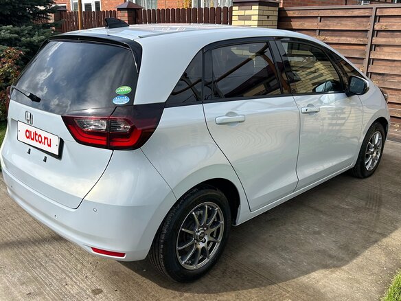 2020 Honda Fit IV, белый, 1380000 рублей - вид 3