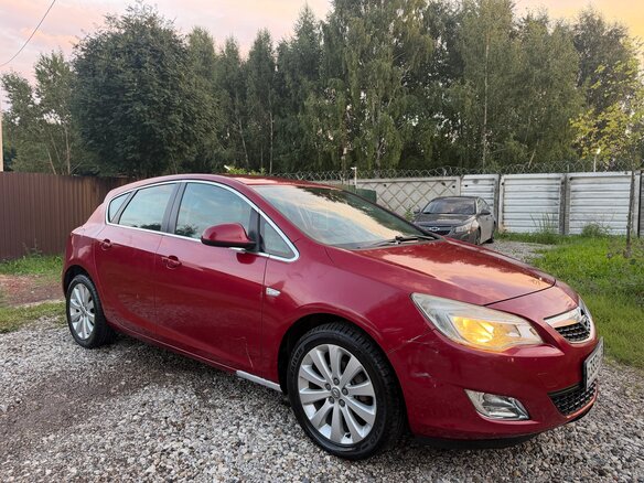 2011 Opel Astra J, красный, 750000 рублей - вид 4